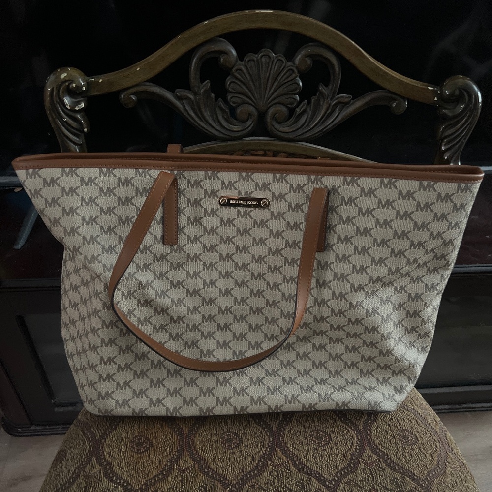 Michael Kors purse